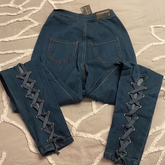 High Rise Skinny Jeans - Picture 3 of 3